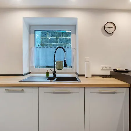 Heimelige Schwarzwaldwohnung Stein דירה Häusern