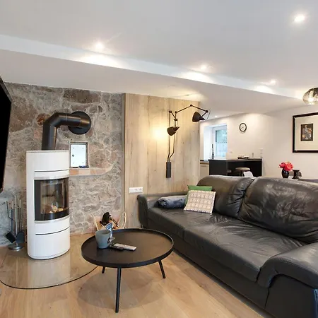 Heimelige Schwarzwaldwohnung Stein Häusern