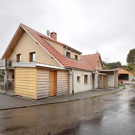 Heimelige Schwarzwaldwohnung Stein Häusern